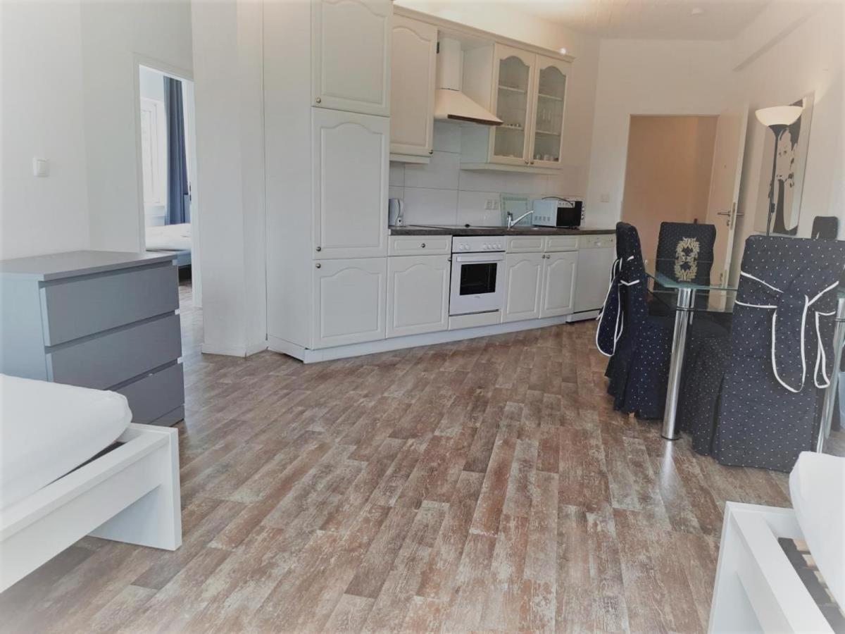 Mehrbett-Apartment 6 Citynah, Einfache Ausstattung Hamburg-Harburg Exteriör bild